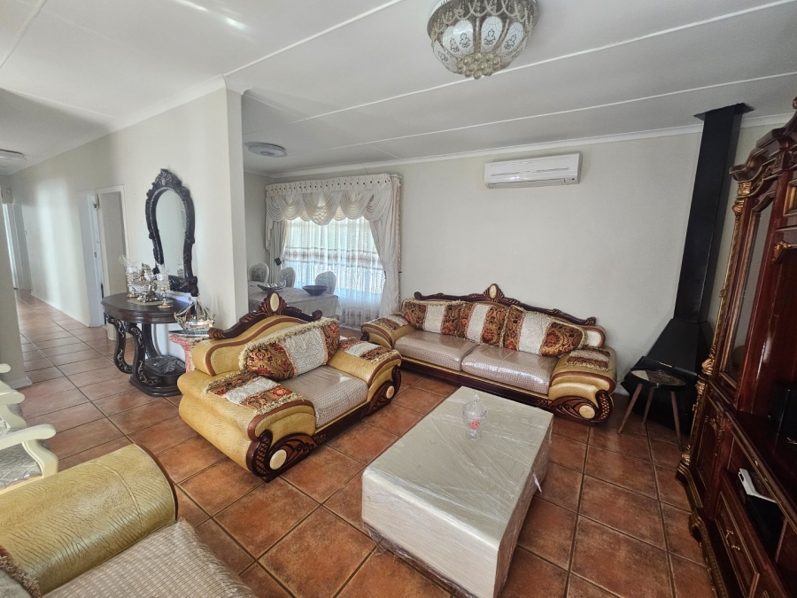 5 Bedroom Property for Sale in Panorama Free State